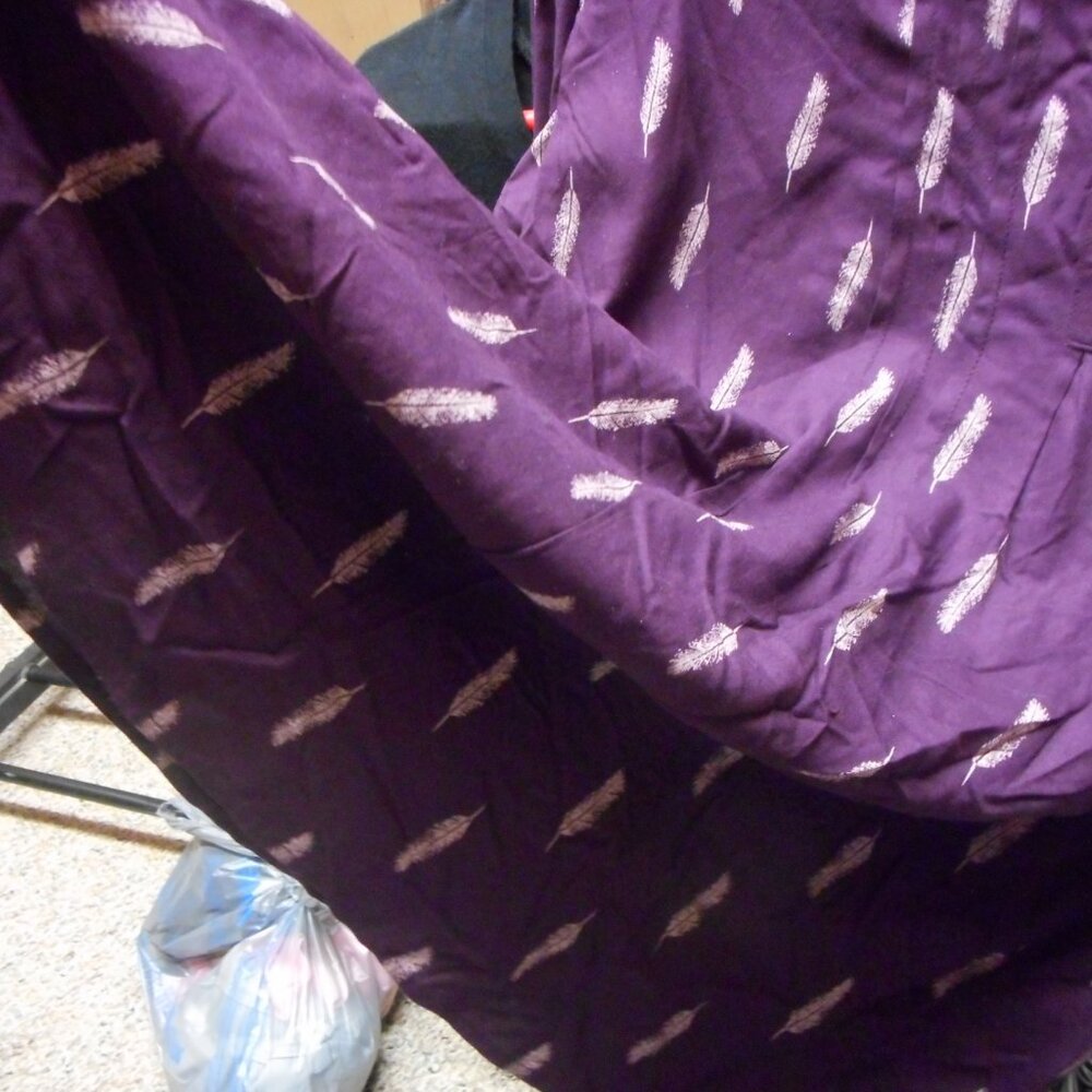 SONOMA - women's top, slight V neck, drawstring on neckline, purple feather fabr - Picture 4 of 12